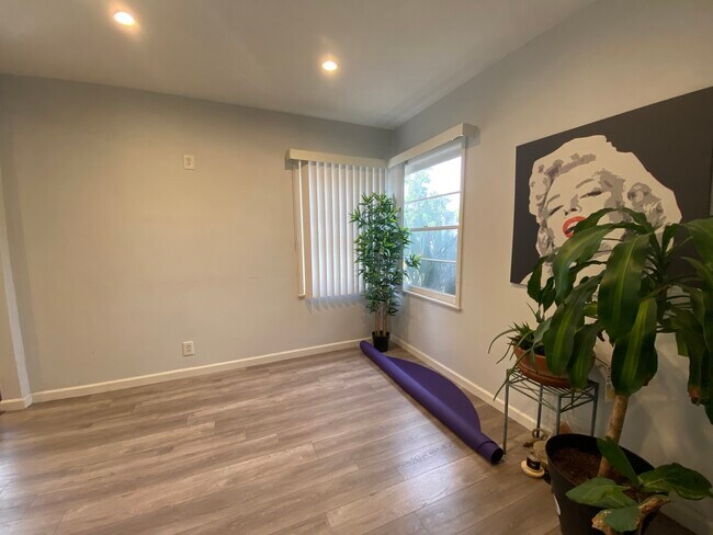 Dinning area - 5061 Colfax Ave