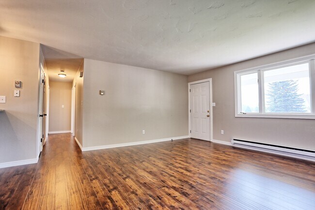 Building Photo - 6460 Indian Wells Dr