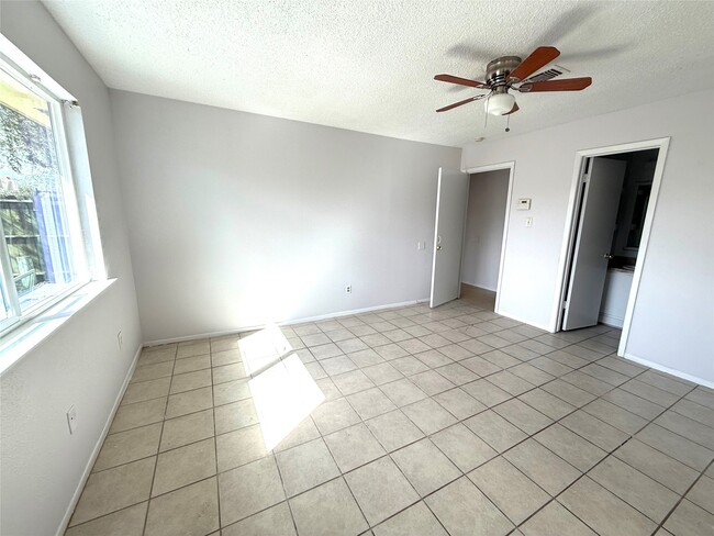 Foto del edificio - 12119 Tambourine Dr