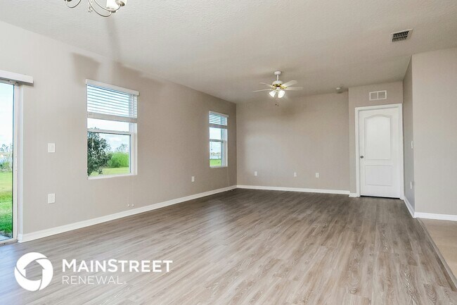 Building Photo - 2037 Van Buren Loop