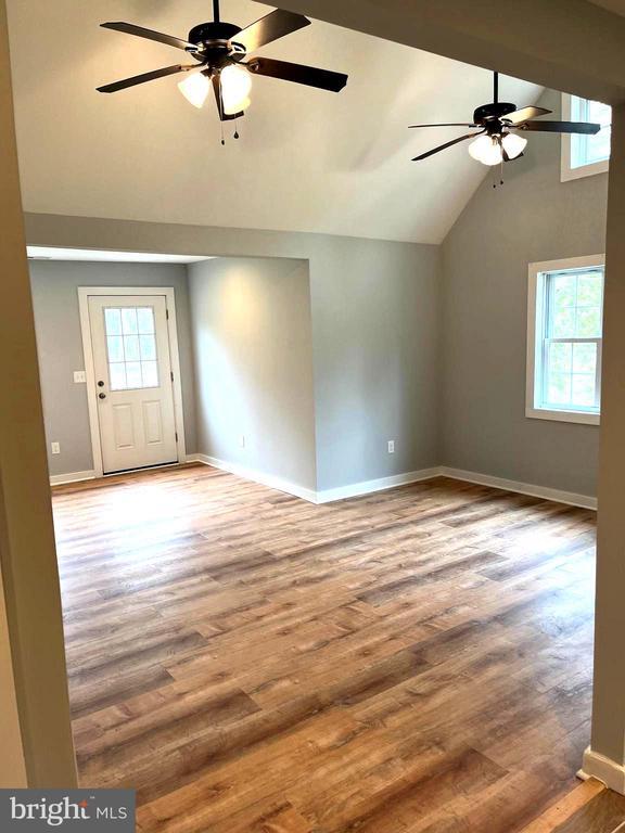Building Photo - 169 Tuckerton Rd