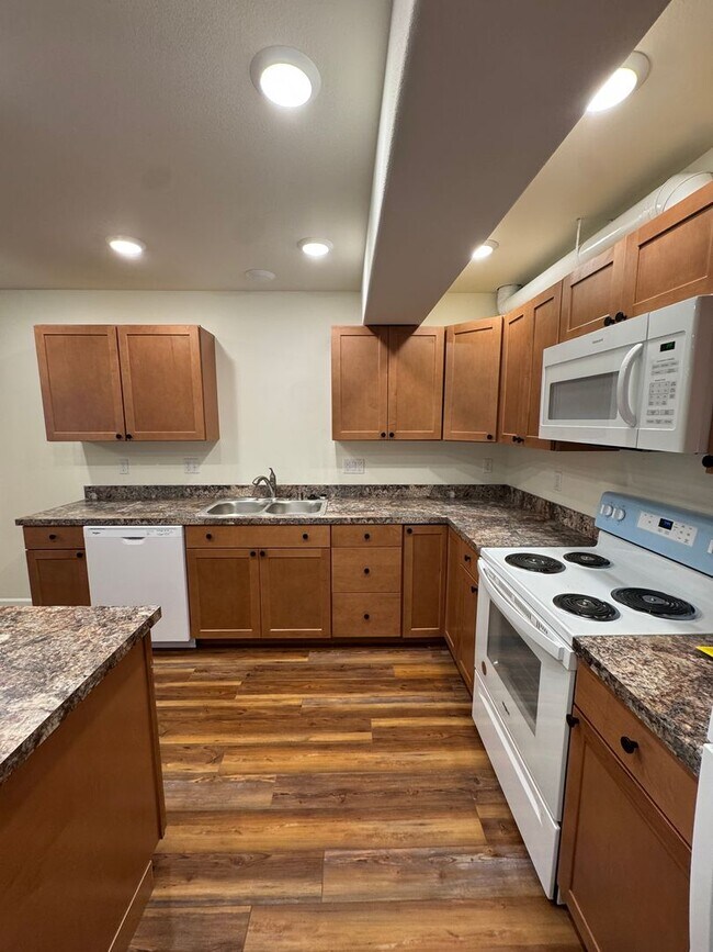Foto del edificio - Brand new construction 3 bed near JBER