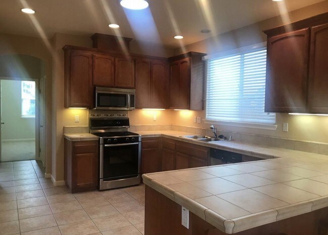 Building Photo - 7976 Creekside Dr