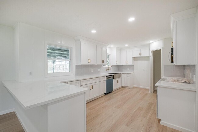 Foto del edificio - 9419 Campbell Rd