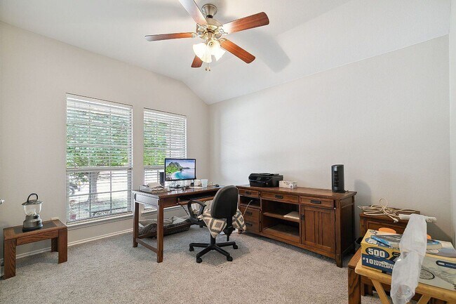 Foto del edificio - 516 Teal Ln