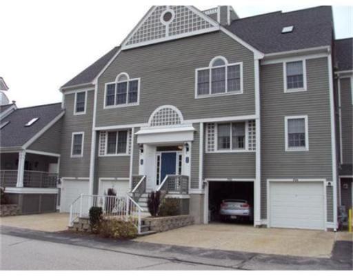 Building Photo - 700 Shore Dr