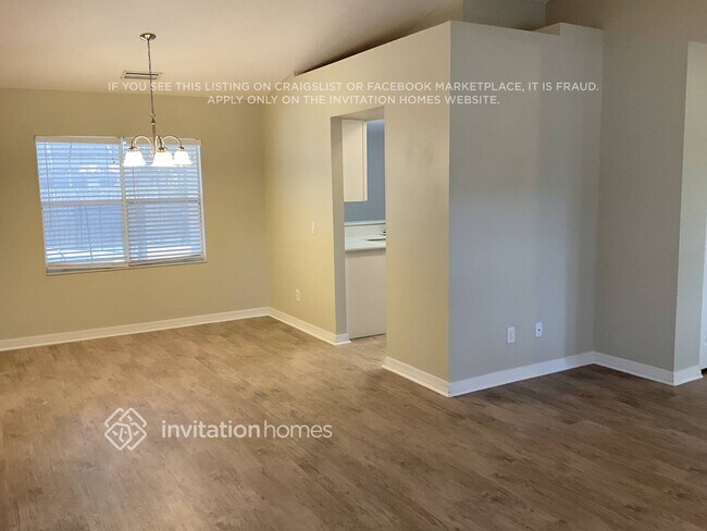 Foto del edificio - 1240 Sleepy Hollow Ln