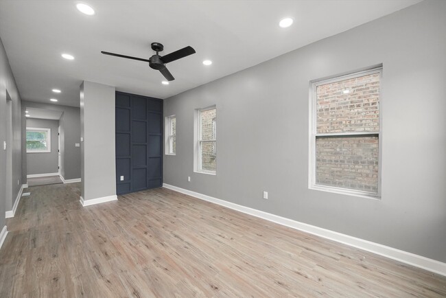 Building Photo - 1348 W 107th Pl