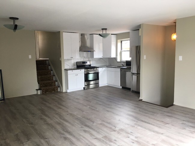 Foto del edificio - 106 Bay 28Th St