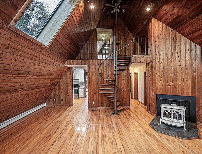 Building Photo - 41 Hedges Rd