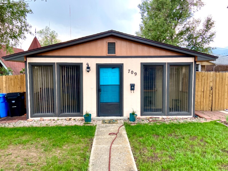 Primary Photo - 709 W Cucharras St