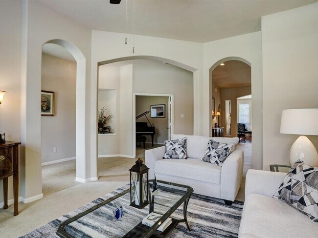 Foto del edificio - 4 Bedroom Single Family Home in Manvel