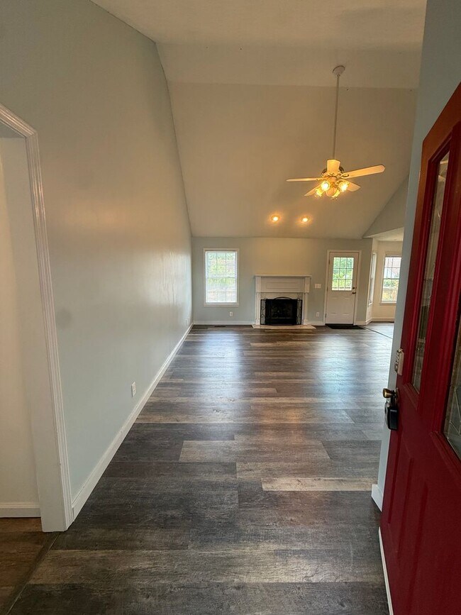 Foto del edificio - Charming 3BR/2BA Home in Greenbrier