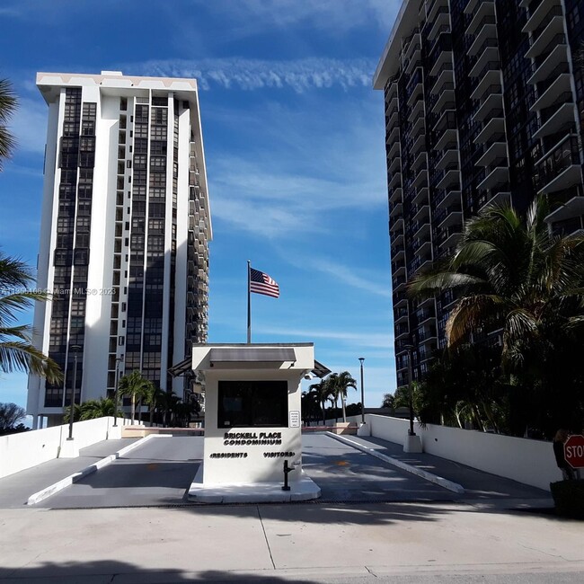 Building Photo - 1865 Brickell Ave