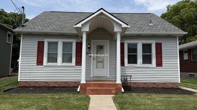Building Photo - 121 E Washington Ave