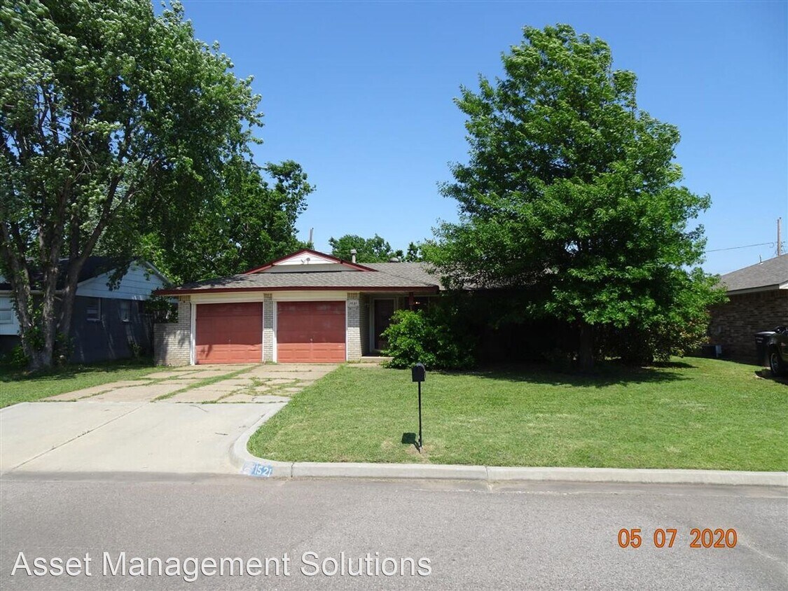 5 br, 1.5 bath House 1521 Tudor House Rental in Moore, OK