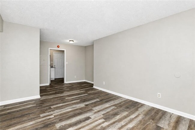 Building Photo - 2065 Alison Ct SW