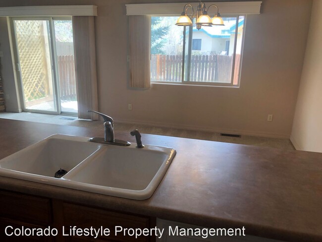 Building Photo - 1 br, 1 bath House - 40 Sunshine Court #3