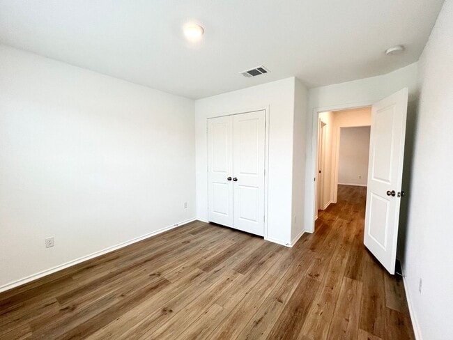 Building Photo - Jarrell Home For Lease
