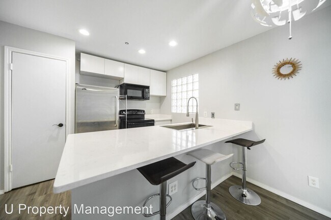 Building Photo - 2 br, 2 bath House - 4221 Cole Avenue Unit...