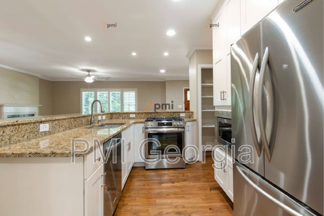 Building Photo - 2221 Melante Dr NE