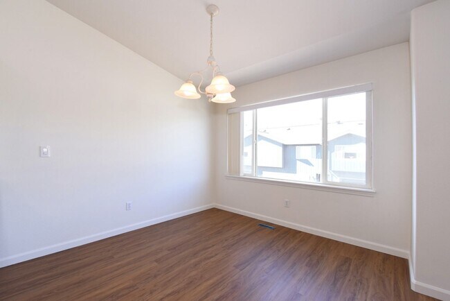 Foto del edificio - 2100 E 74th Ave