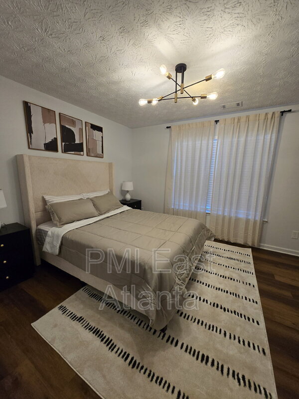 Foto del edificio - 6231 Arbor Links Rd