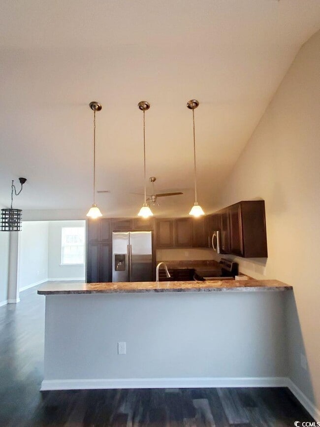 Building Photo - 421 Foxbrook Dr