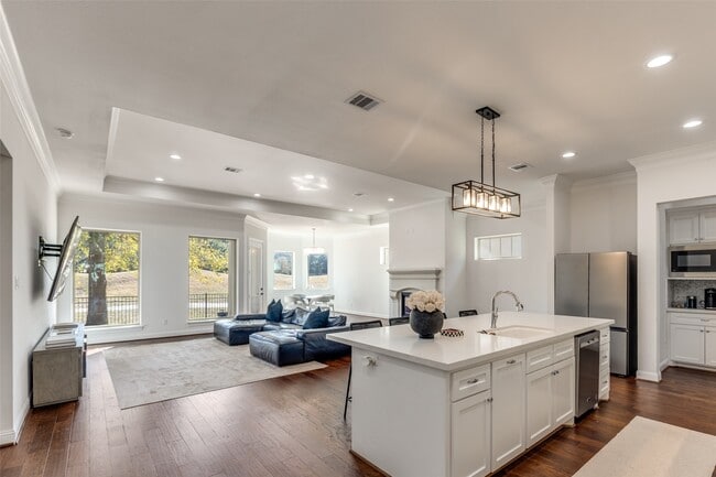 Foto del edificio - 16011 Bridges Fairway Ln