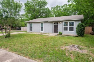 Building Photo - 6026 Bluebell Cir