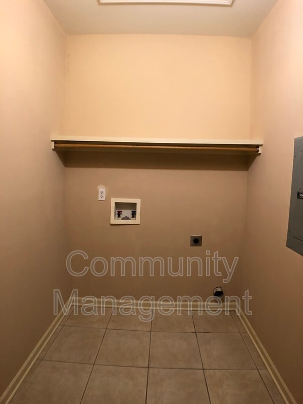 Building Photo - 13424 Lonnie Wascom Dr