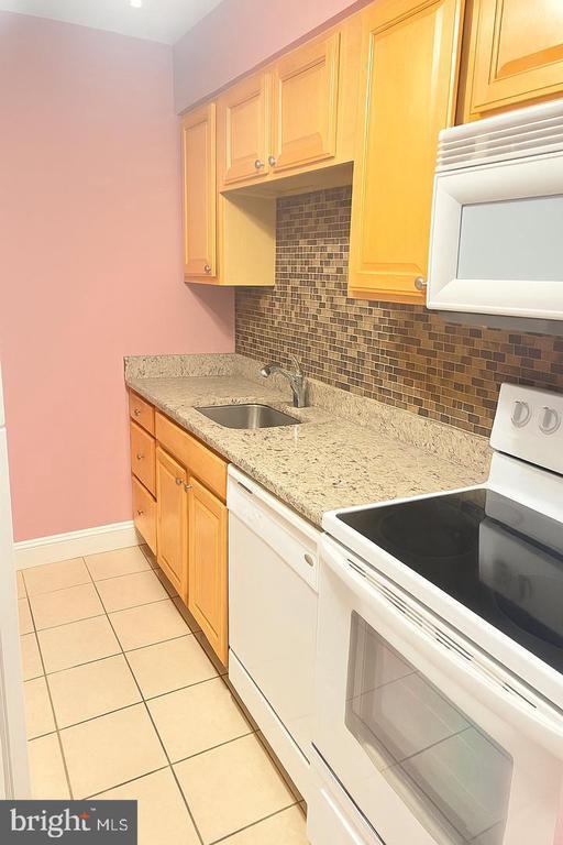 Foto del edificio - 5909 Prince James Dr