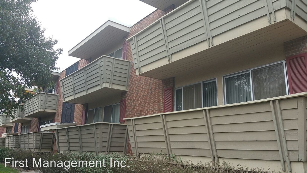Primary Photo - 2 br, 1 bath Apartment - 1002 W 24th St