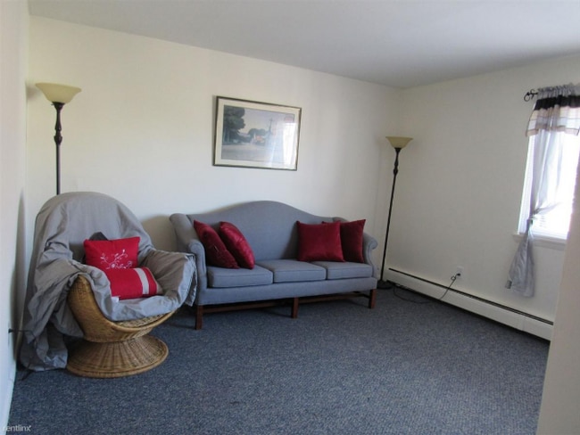 Building Photo - 385 High St