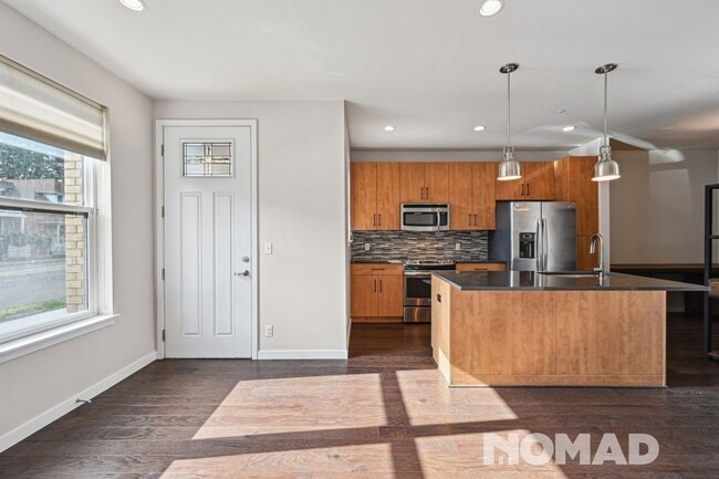 Building Photo - Updated 1-Bed, 1-Bath with wood floors and...
