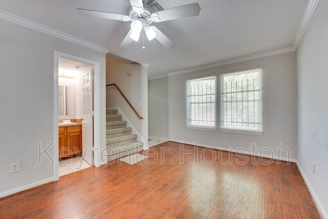 Building Photo - 5408 Groveton St