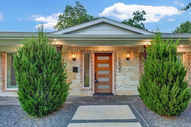 Building Photo - Stunning 3-bedroom, 2.5-bathroom house!