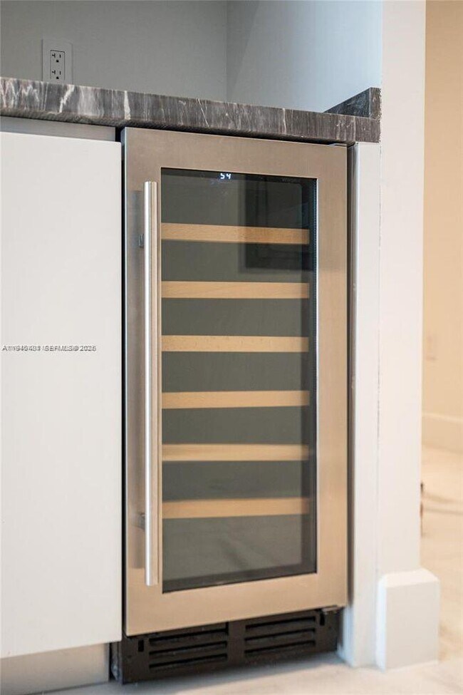 Foto del edificio - 700 NE 26th Terrace