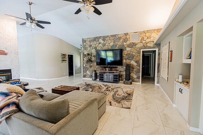 Foto del edificio - 1282 SW Bent Pine Cove