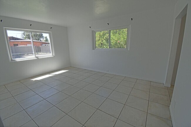 Foto del edificio - Charming 2bd/1ba Available for Move In