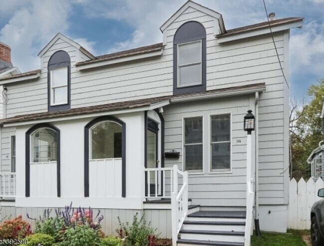 Foto del edificio - 24 Montague Pl