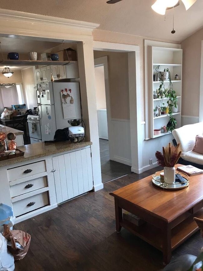 Looking into kitchen - 214 W De la Guerra St