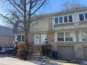 Building Photo - 1924 Wilmette Ave