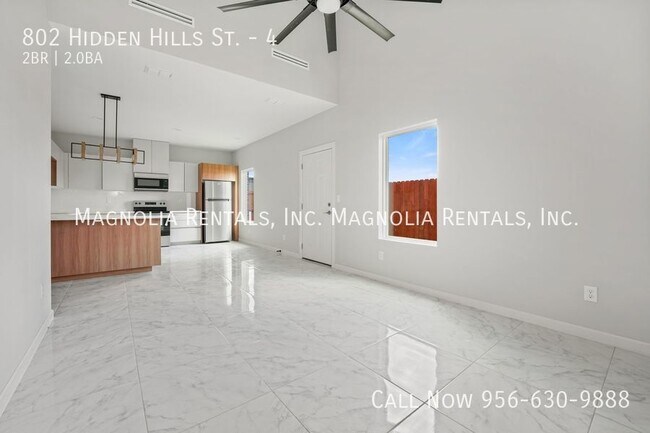 Foto del edificio - 802 Hidden Hls St