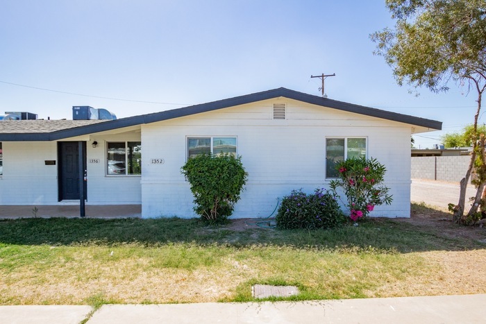 Primary Photo - 1352 W Garden Cir