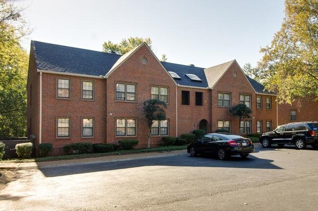 Exterior - 208 Westchase Dr