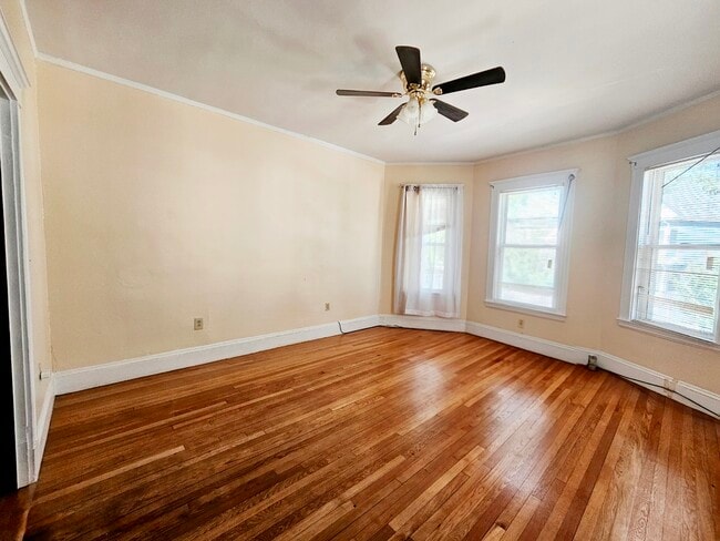 Building Photo - 243 Callender St