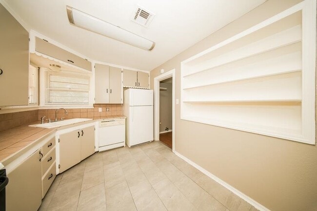 Foto del edificio - 2204 NW Denver Ave