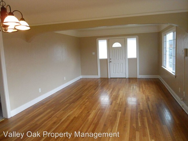 Building Photo - 123 N Santa Ana Ave
