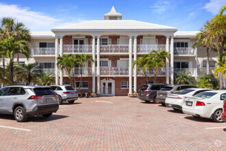 Building Photo - 1198 Hillsboro Mile